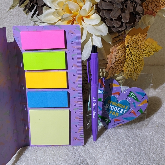Grandma's Biggest Fan 3pc Stationary Set (Sticky Notes, Pen & Magnet) 🐈 - Picture 4 of 7